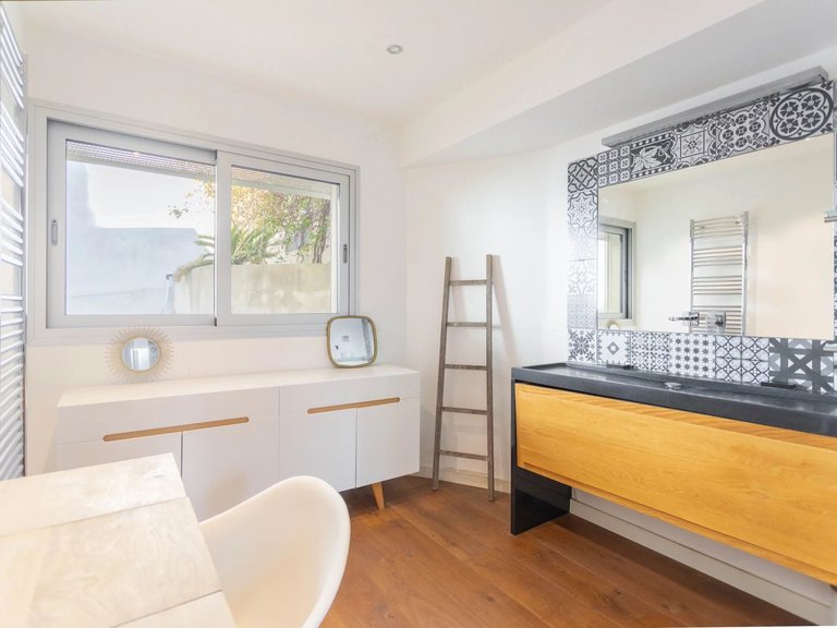 Villa for Sale in Marseille, Marseille & Cote Bleu 14