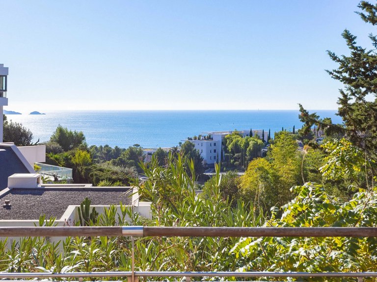 Villa for Sale in Marseille, Marseille & Cote Bleu 4