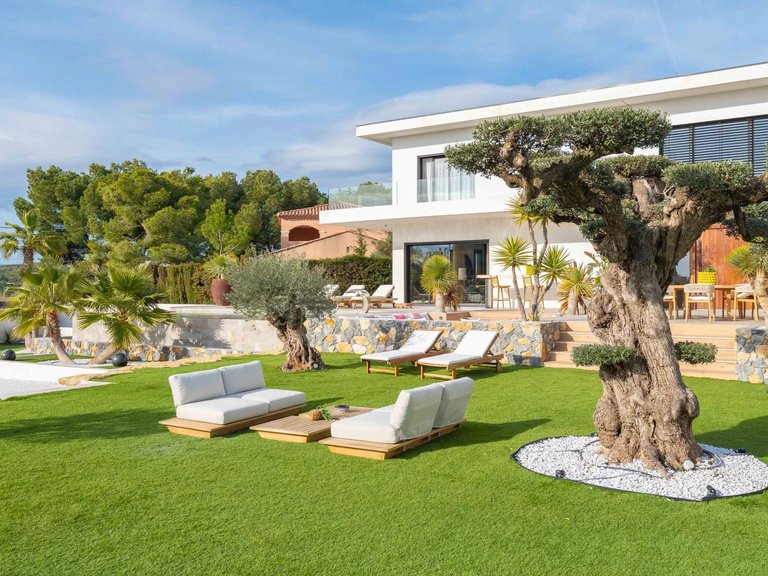 Villa for Sale in Carry Le Rouet, Marseille & Cote Bleu 11
