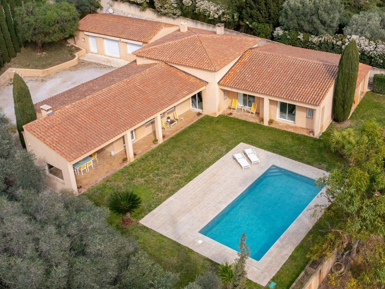 Villa for Sale in Cassis, Provence Coast (cassis To Cavalaire) 16