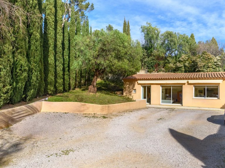 Villa for Sale in Cassis, Provence Coast (cassis To Cavalaire) 17