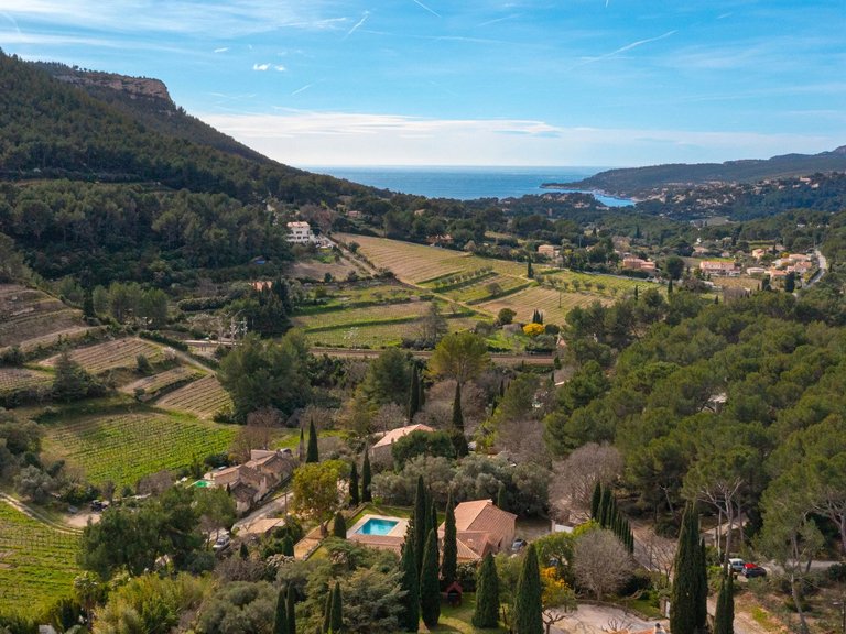 Villa for Sale in Cassis, Provence Coast (cassis To Cavalaire) 3