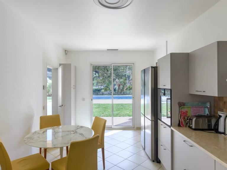 Villa for Sale in Cassis, Provence Coast (cassis To Cavalaire) 9
