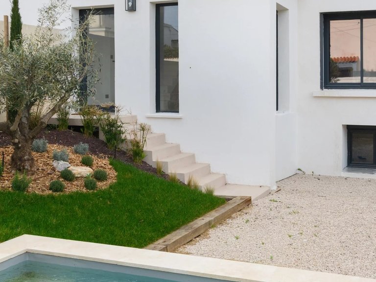 Villa for Sale in Marseille, Marseille & Cote Bleu 2