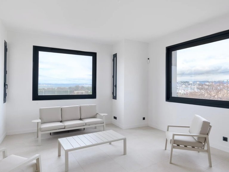 Villa for Sale in Marseille, Marseille & Cote Bleu 4