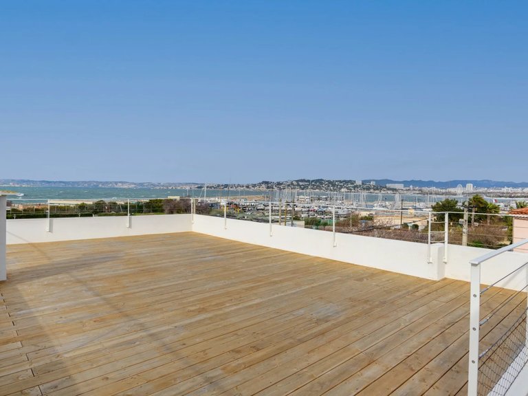 Villa for Sale in Marseille, Marseille & Cote Bleu 5