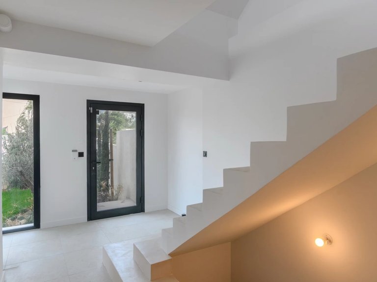 Villa for Sale in Marseille, Marseille & Cote Bleu 9