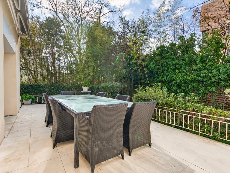 Villa for Sale in Marseille, Marseille & Cote Bleu 11