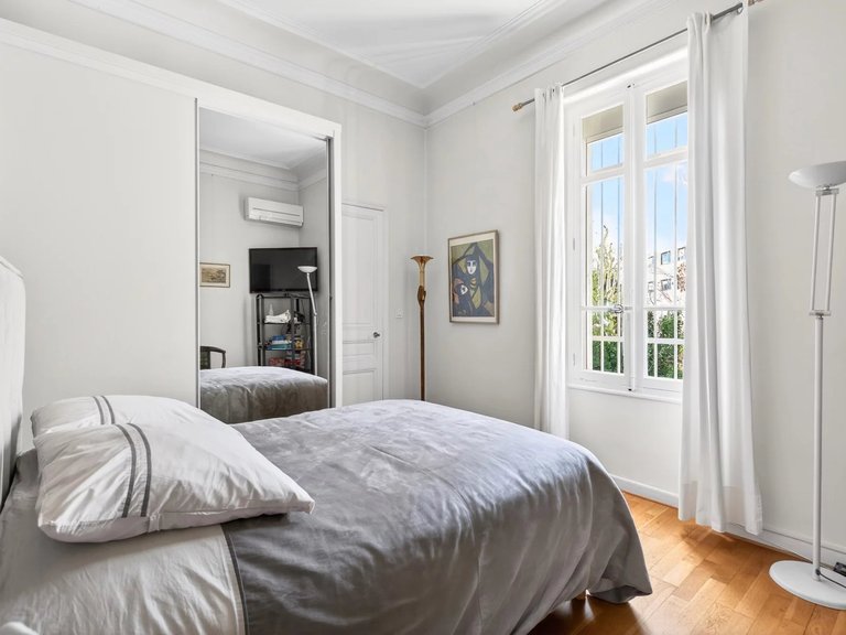 Villa for Sale in Marseille, Marseille & Cote Bleu 15
