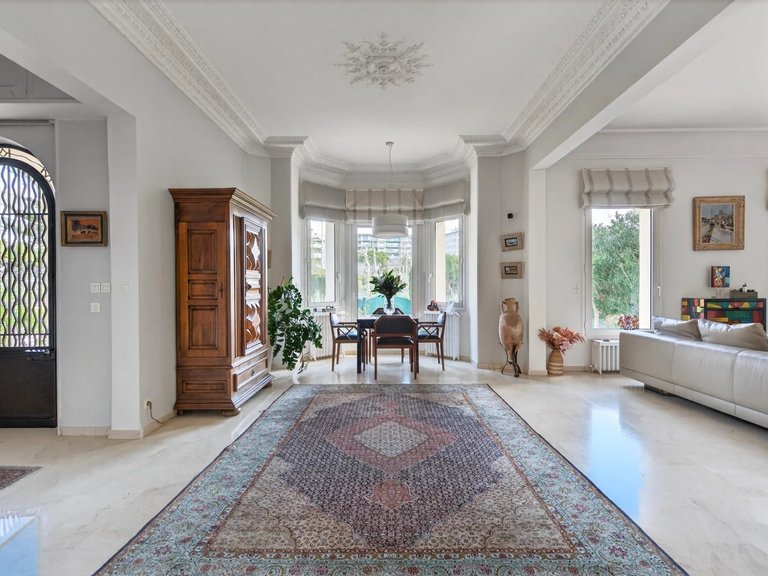Villa for Sale in Marseille, Marseille & Cote Bleu 3
