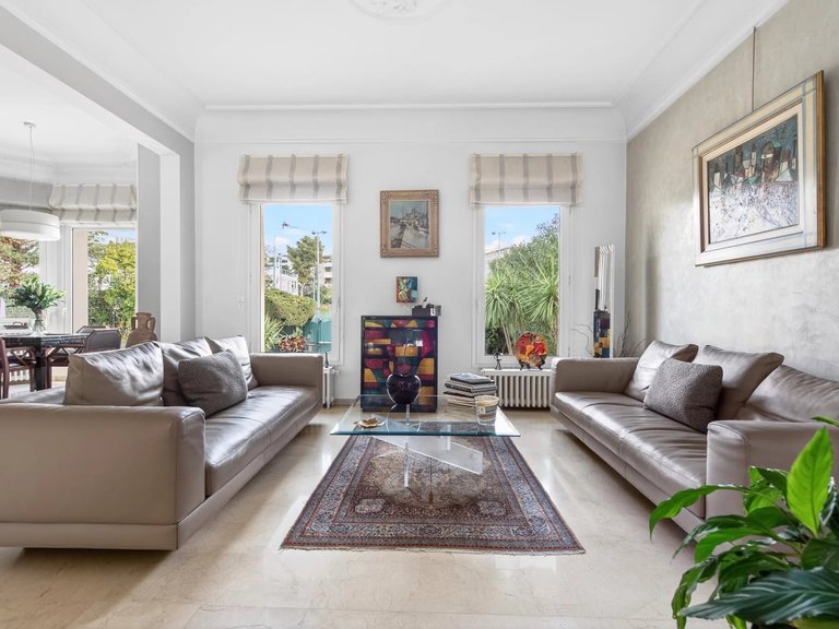 Villa for Sale in Marseille, Marseille & Cote Bleu 5