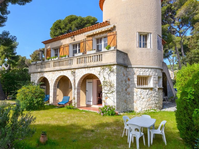 Villa for Sale in Cassis, Provence Coast (cassis To Cavalaire) 7