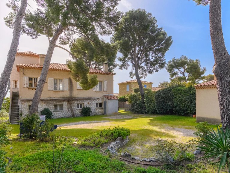 Villa for Sale in Cassis, Provence Coast (cassis To Cavalaire) 8