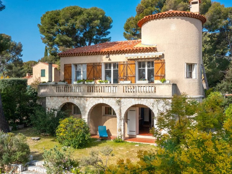 Villa for Sale in Cassis, Provence Coast (cassis To Cavalaire) 10