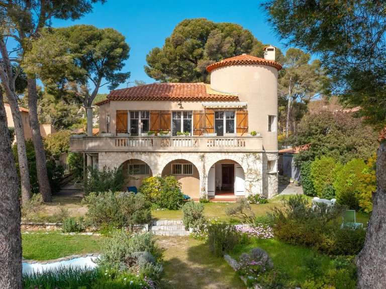 Villa for Sale in Cassis, Provence Coast (cassis To Cavalaire) 2