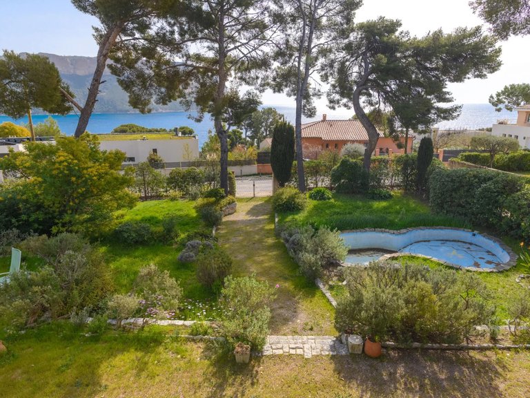 Villa for Sale in Cassis, Provence Coast (cassis To Cavalaire) 17