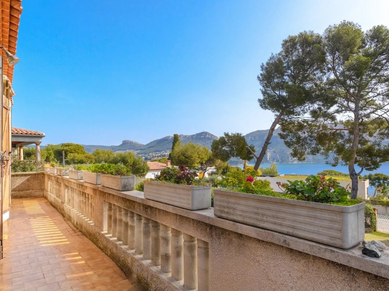 Villa for Sale in Cassis, Provence Coast (cassis To Cavalaire) 18