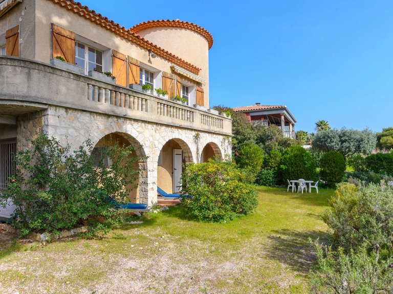 Villa for Sale in Cassis, Provence Coast (cassis To Cavalaire) 5