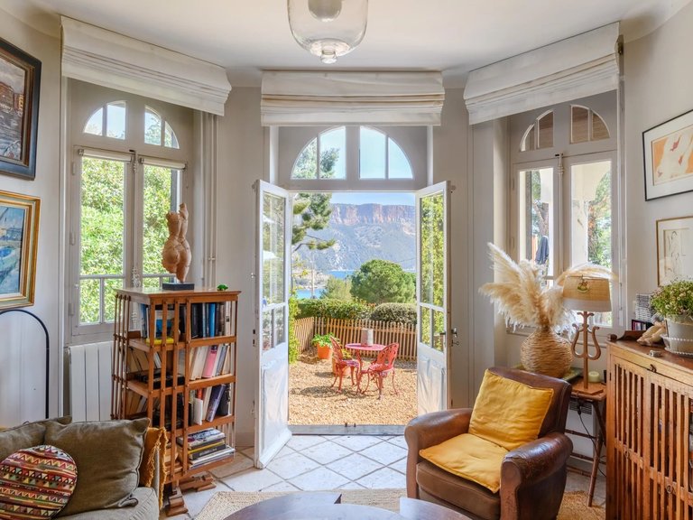 Villa for Sale in Cassis, Provence Coast (cassis To Cavalaire) 6