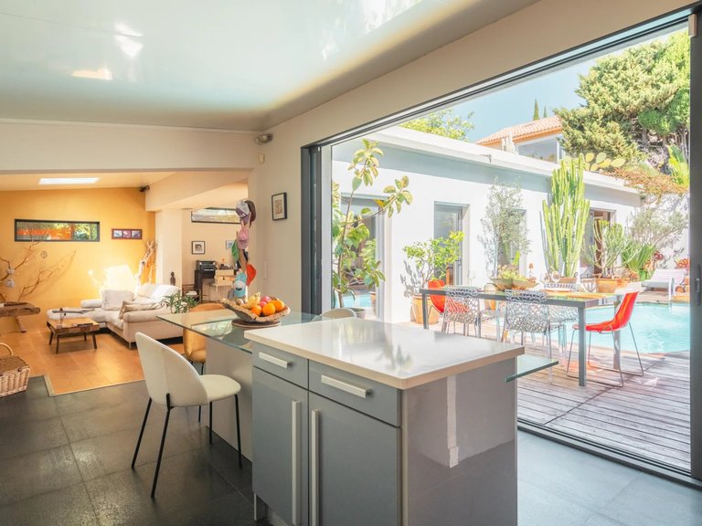 Villa for Sale in Cassis, Provence Coast (cassis To Cavalaire) 1