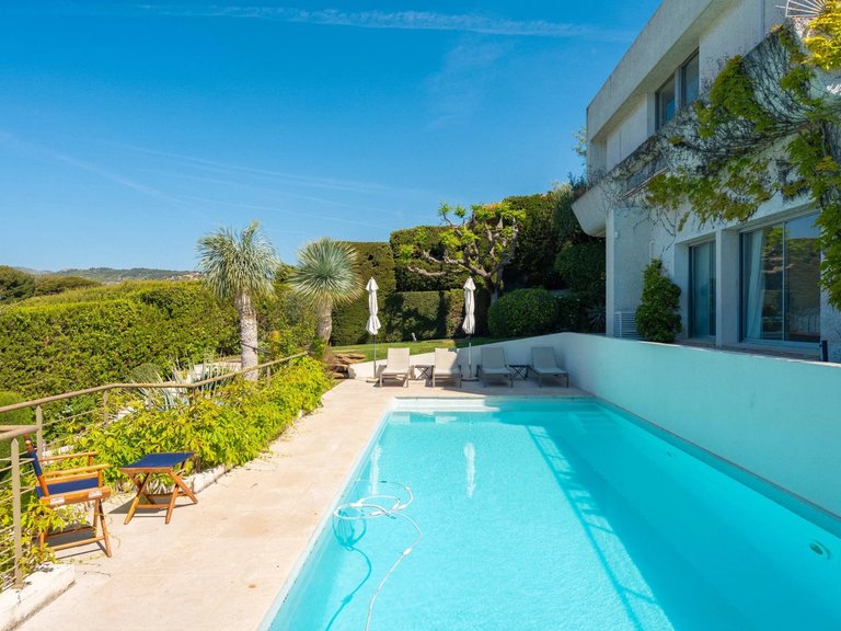 Villa for Sale in Cassis, Provence Coast (cassis To Cavalaire) 2