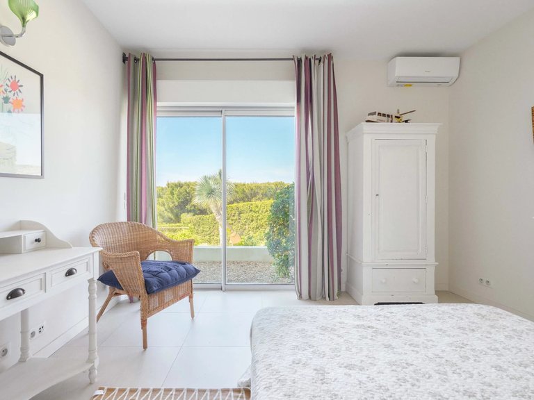 Villa for Sale in Cassis, Provence Coast (cassis To Cavalaire) 14