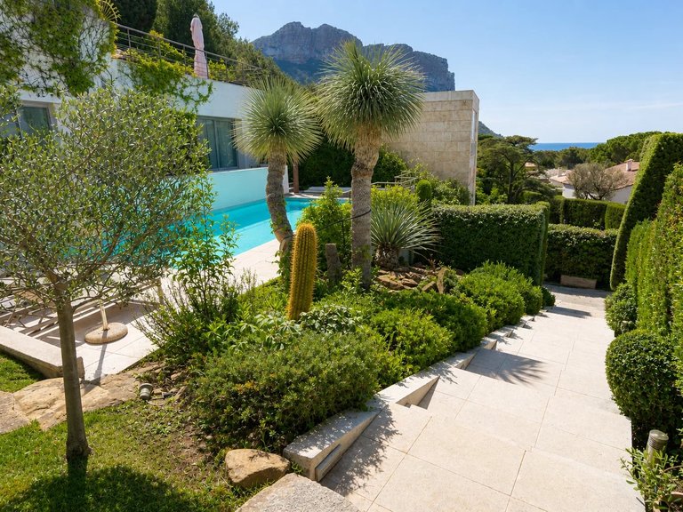 Villa for Sale in Cassis, Provence Coast (cassis To Cavalaire) 4