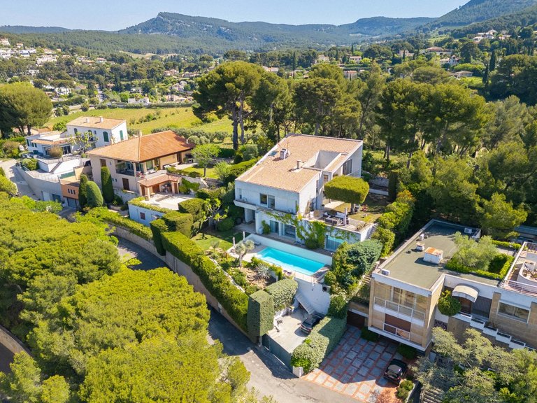 Villa for Sale in Cassis, Provence Coast (cassis To Cavalaire) 8