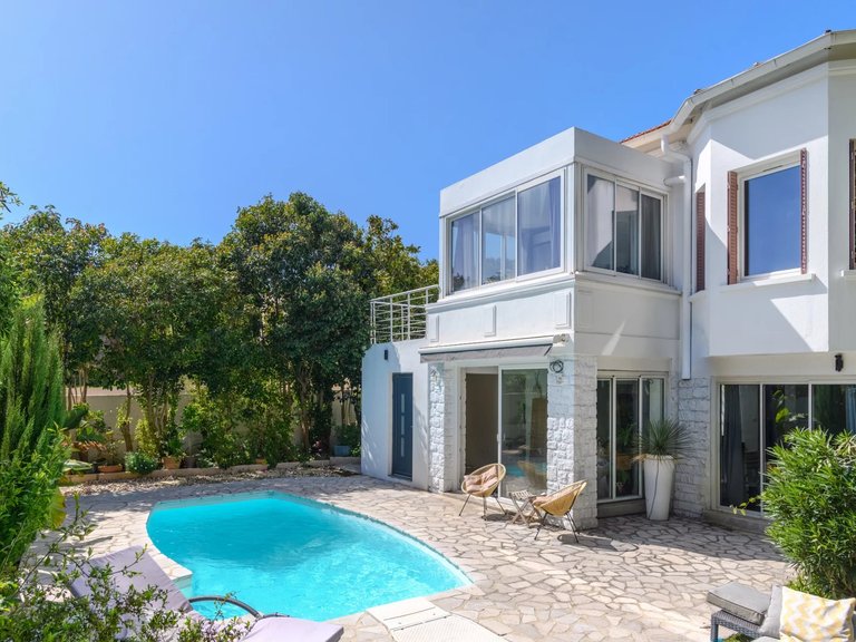 Villa for Sale in Marseille, Marseille & Cote Bleu 1