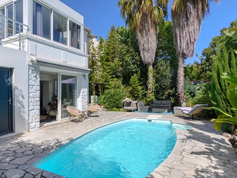 Villa for Sale in Marseille, Marseille & Cote Bleu 3