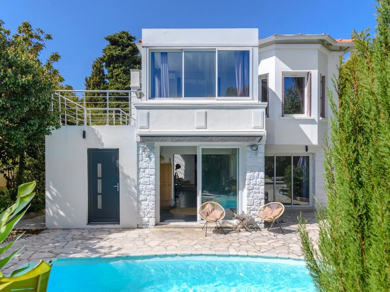 Villa for Sale in Marseille, Marseille & Cote Bleu 4