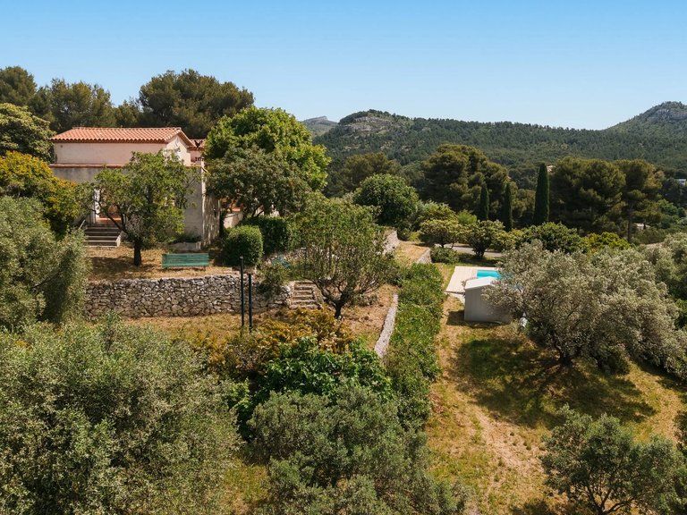 Villa for Sale in Marseille, Marseille & Cote Bleu 11