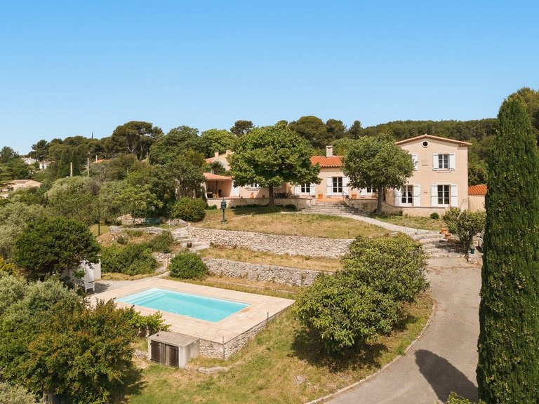 Villa for Sale in Marseille, Marseille & Cote Bleu 12