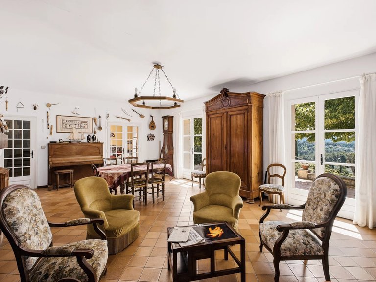 Villa for Sale in Marseille, Marseille & Cote Bleu 13