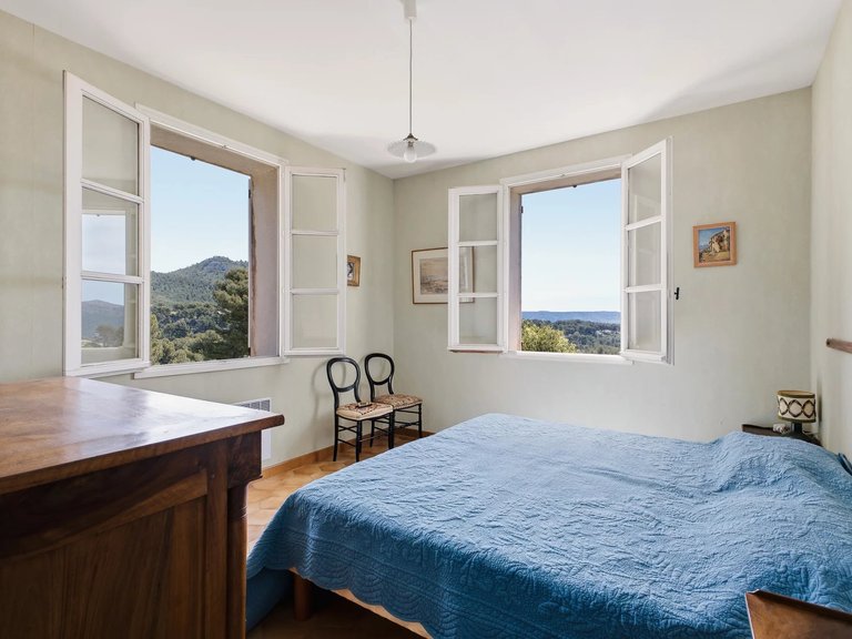 Villa for Sale in Marseille, Marseille & Cote Bleu 17