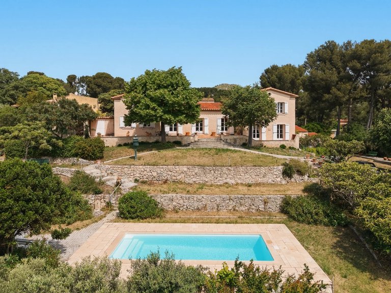 Villa for Sale in Marseille, Marseille & Cote Bleu 5