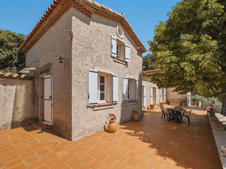 Villa for Sale in Marseille, Marseille & Cote Bleu 10