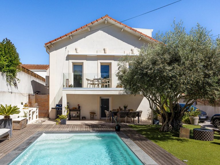 Villa for Sale in Marseille, Marseille & Cote Bleu 1
