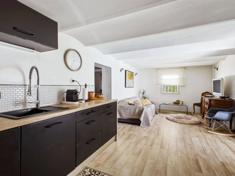 Villa for Sale in Marseille, Marseille & Cote Bleu 15