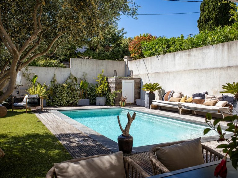 Villa for Sale in Marseille, Marseille & Cote Bleu 3