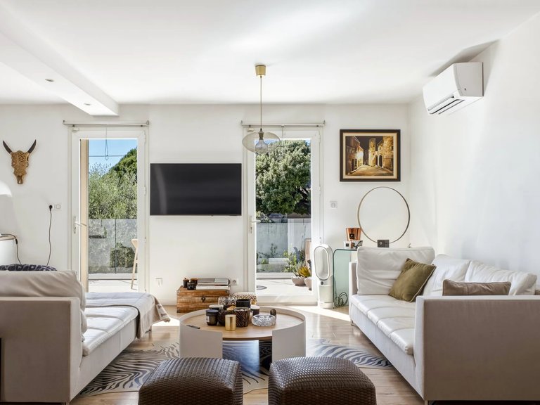 Villa for Sale in Marseille, Marseille & Cote Bleu 5