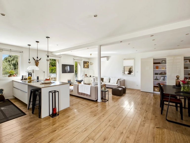 Villa for Sale in Marseille, Marseille & Cote Bleu 8
