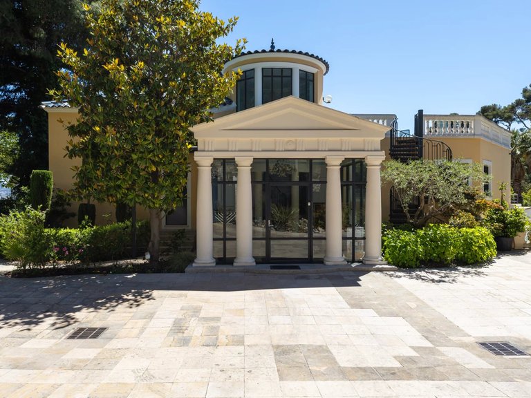Villa for Sale in Marseille, Marseille & Cote Bleu 1
