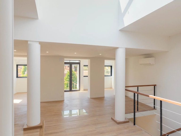 Villa for Sale in Marseille, Marseille & Cote Bleu 5