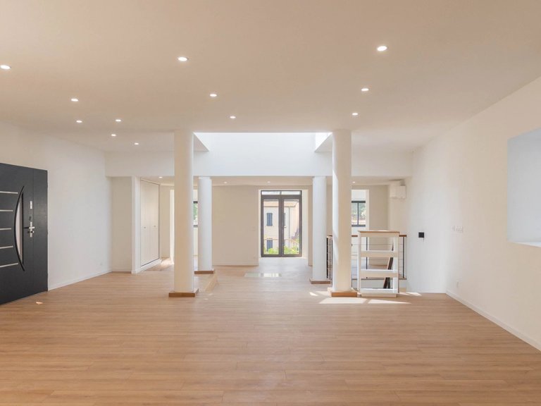 Villa for Sale in Marseille, Marseille & Cote Bleu 7