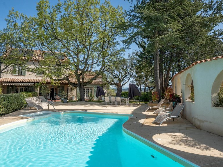 Villa for Sale in Rians, Avignon And North Provence 2