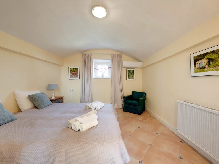 Villa for Sale in Rians, Avignon And North Provence 13