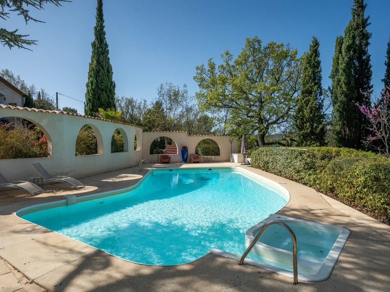 Villa for Sale in Rians, Avignon And North Provence 16