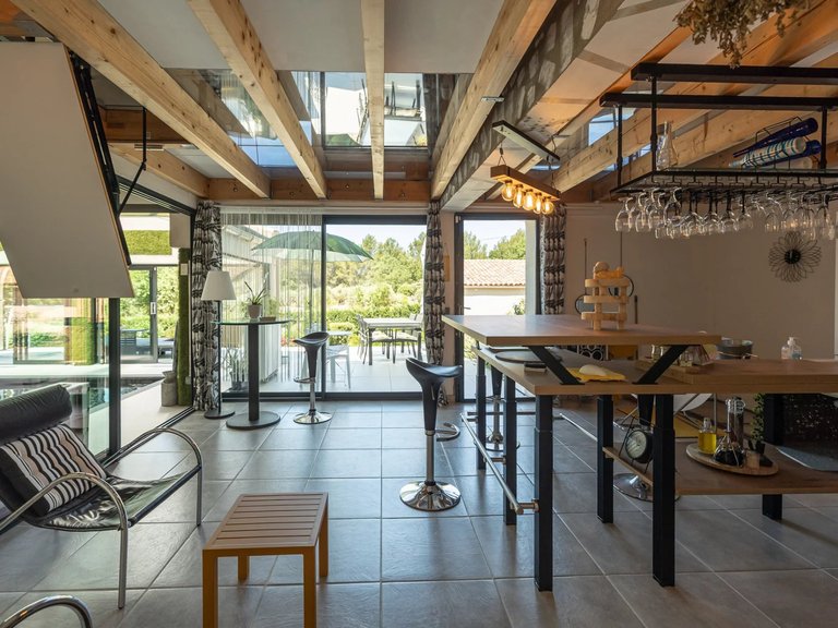 Villa for Sale in Lauris, The Luberon / Vaucluse 11