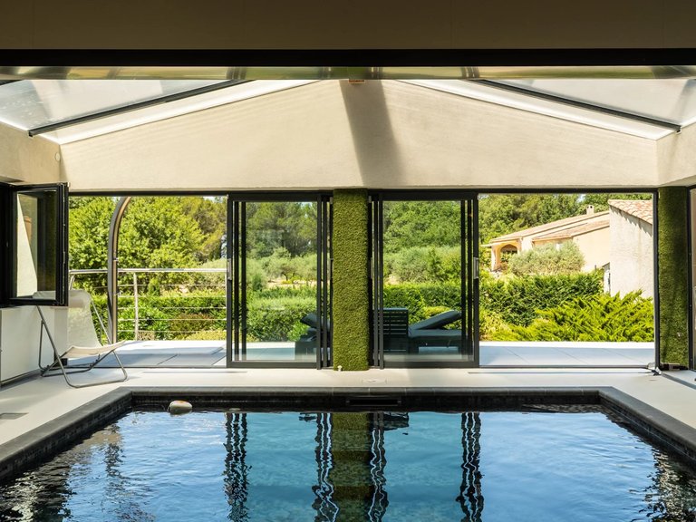 Villa for Sale in Lauris, The Luberon / Vaucluse 10
